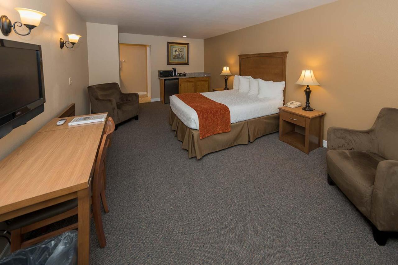 Mill Village 3*