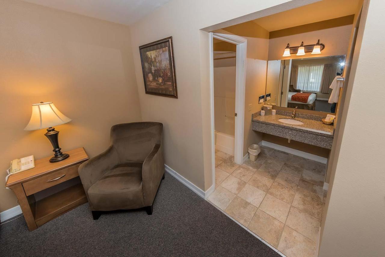 Mill Village 3*