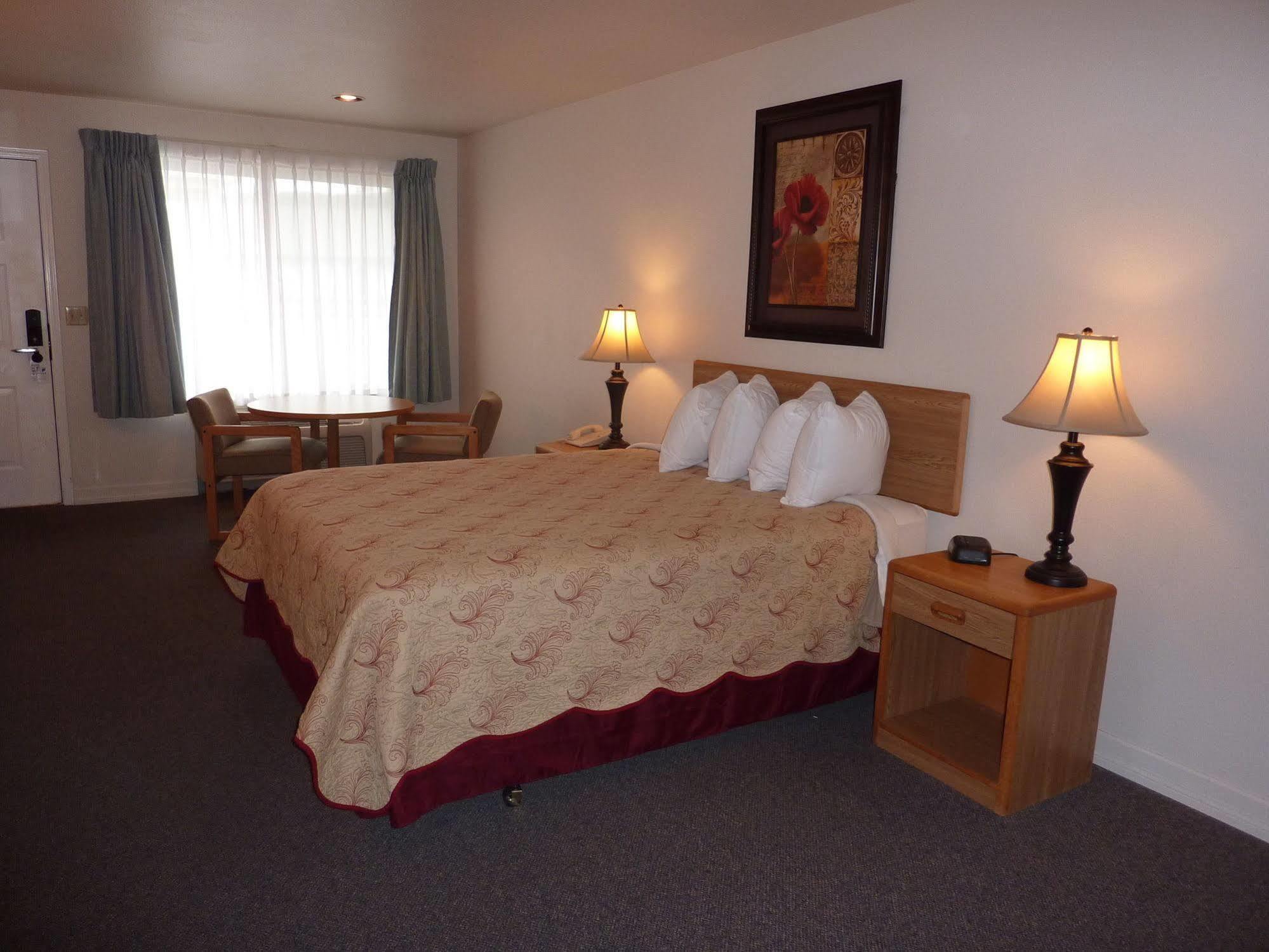 Mill Village 3*